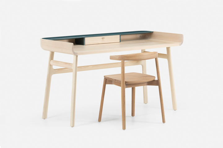 WHITE OILED ASH & BAY GLOSS HDF (+ ANDO CHAIR IN WHITE OILED OAK)