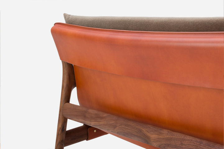 DANISH OILED WALNUT & DARK TAN LEATHER & BYRAM 361 (MODEL: MZ)