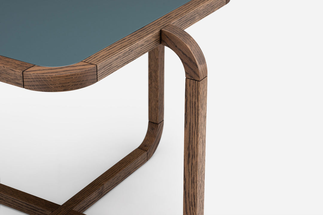 BLACK OILED OAK & BAY GLOSS HDF (MODEL: M)