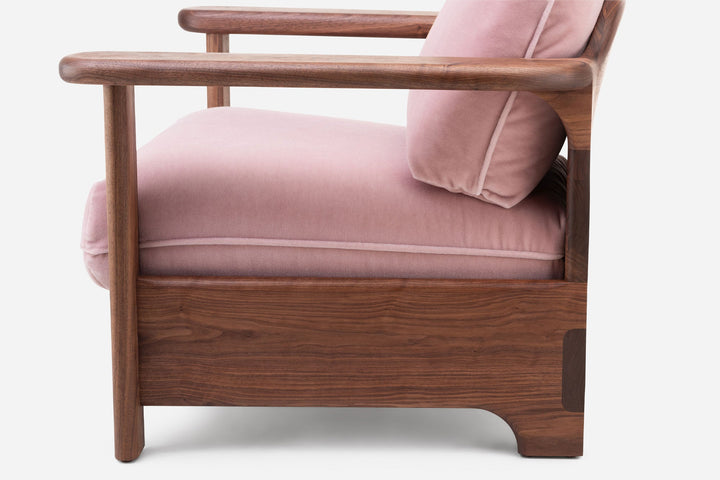 DANISH OILED WALNUT & BYRAM 621