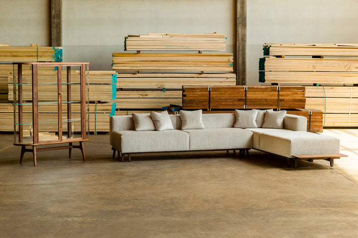 BLACK OILED WALNUT & STEP 005 (+ OPTIONAL TABLE & SOLO TALL VITRINE)