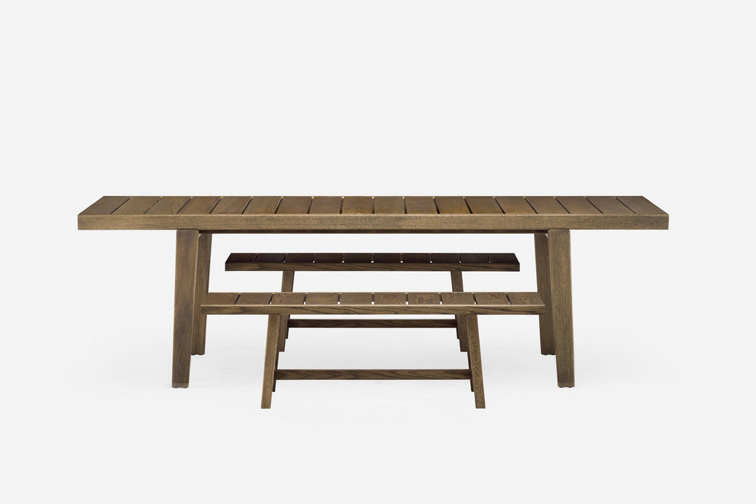 BLACK OILED EUROPEAN OAK (+ 98.6°F OUTDOOR TABLE)