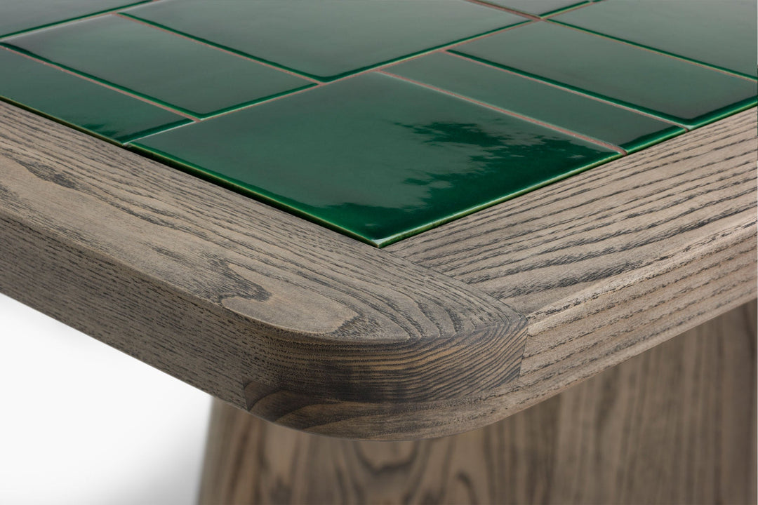 BLACK OILED ASH & GREEN TILE