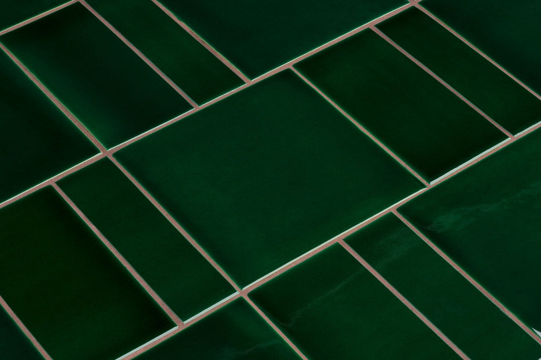 BLACK OILED ASH & GREEN TILE