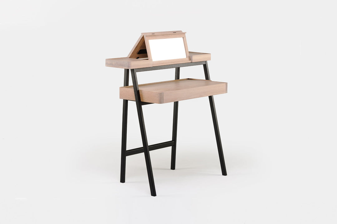 WHITE OILED OAK & BLACK STAINED ASH