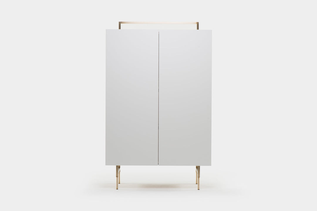 WHITE OILED OAK & WHITE GLOSS HDF & BRUSHED BRASS